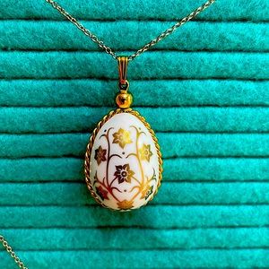 Franklin Mint Gold Easter Egg Pendant 1978